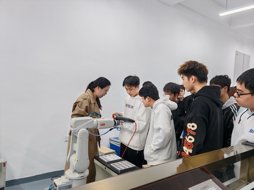 2025年新澳门原料免费